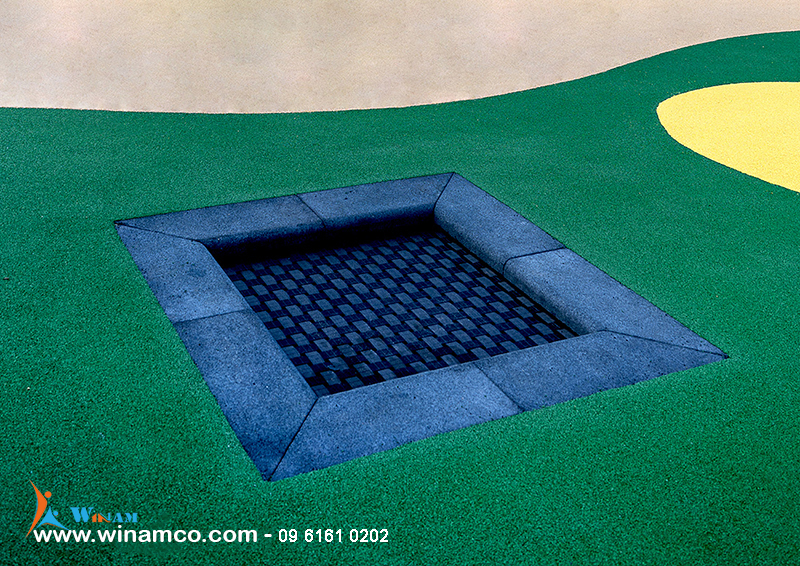 Mini trampoline for outdoor children's playground